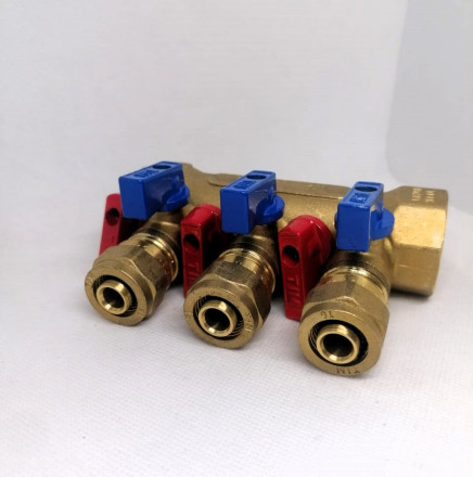 Сантехнический коллектор с шаровыми кранами TIM 1" - ф 16 цанга / 3вых., 200-1(3)-16