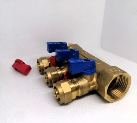 Сантехнический коллектор с шаровыми кранами TIM 1" - ф 16 цанга / 3вых., 200-1(3)-16