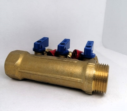 Сантехнический коллектор с шаровыми кранами TIM 1" - ф 16 цанга / 4вых., 200-1(4)-16