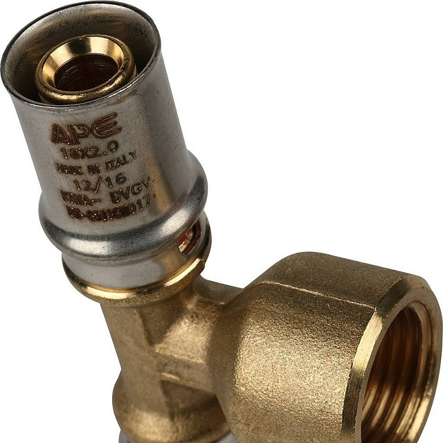 Тройник переходник STOUT с внутренней резьбой прессовой 16x1/2"x16 SFP-0007-001216