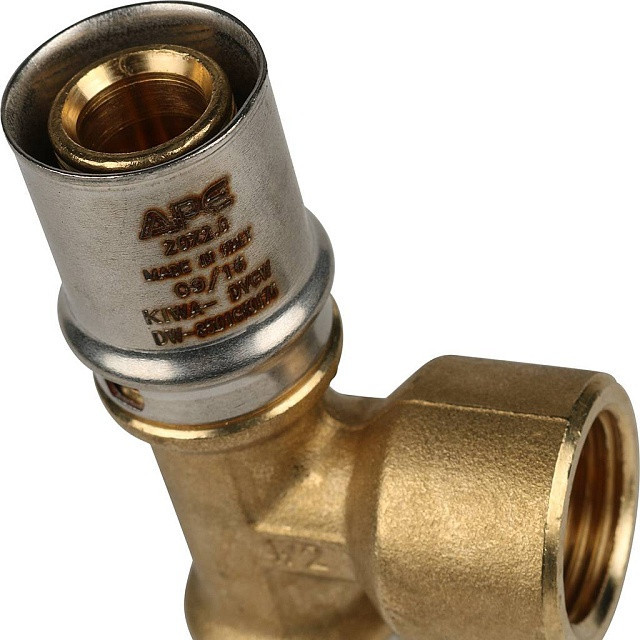 Тройник переходник STOUT с внутренней резьбой прессовой 20x1/2"x20 SFP-0007-001220