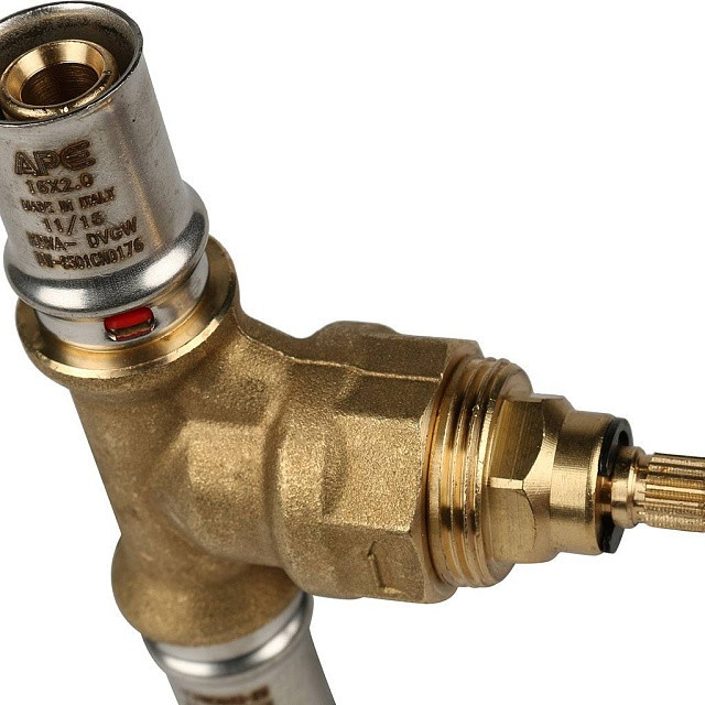 Вентиль STOUT прессовой с хромированной ручкой 1/2"x16 SFP-0014-001616